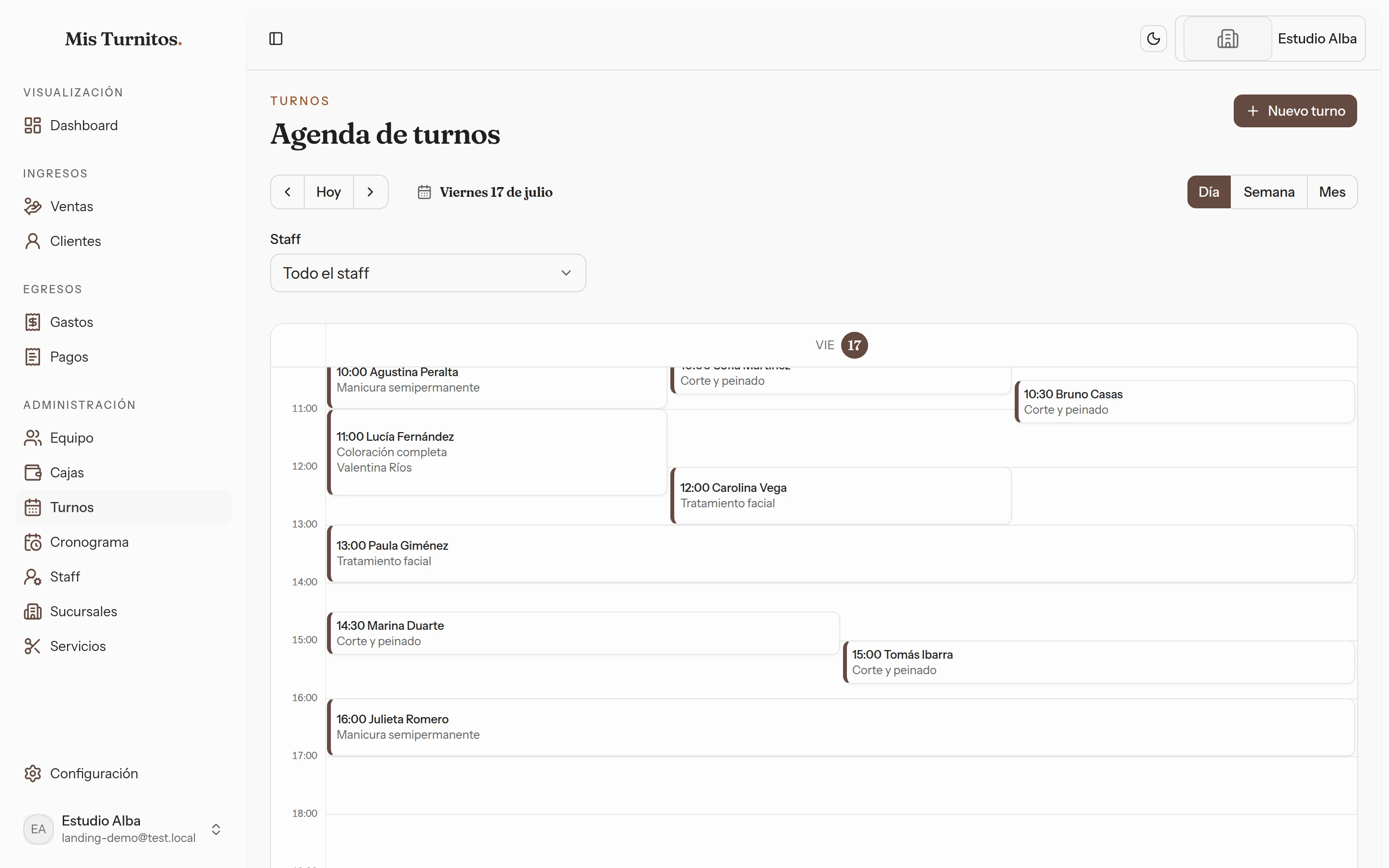 Vista de día de la agenda con los turnos del equipo